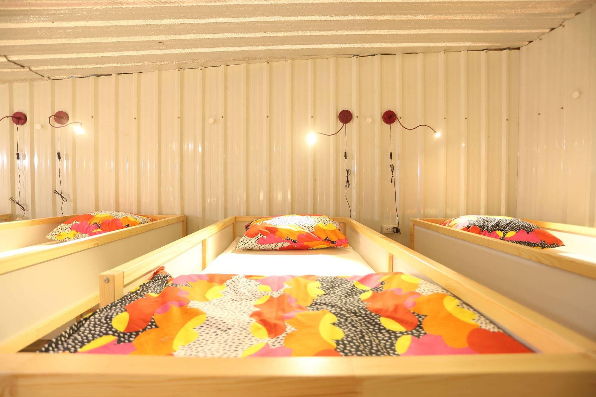בנגקוק Blue Jasmine Hostel מראה חיצוני תמונה