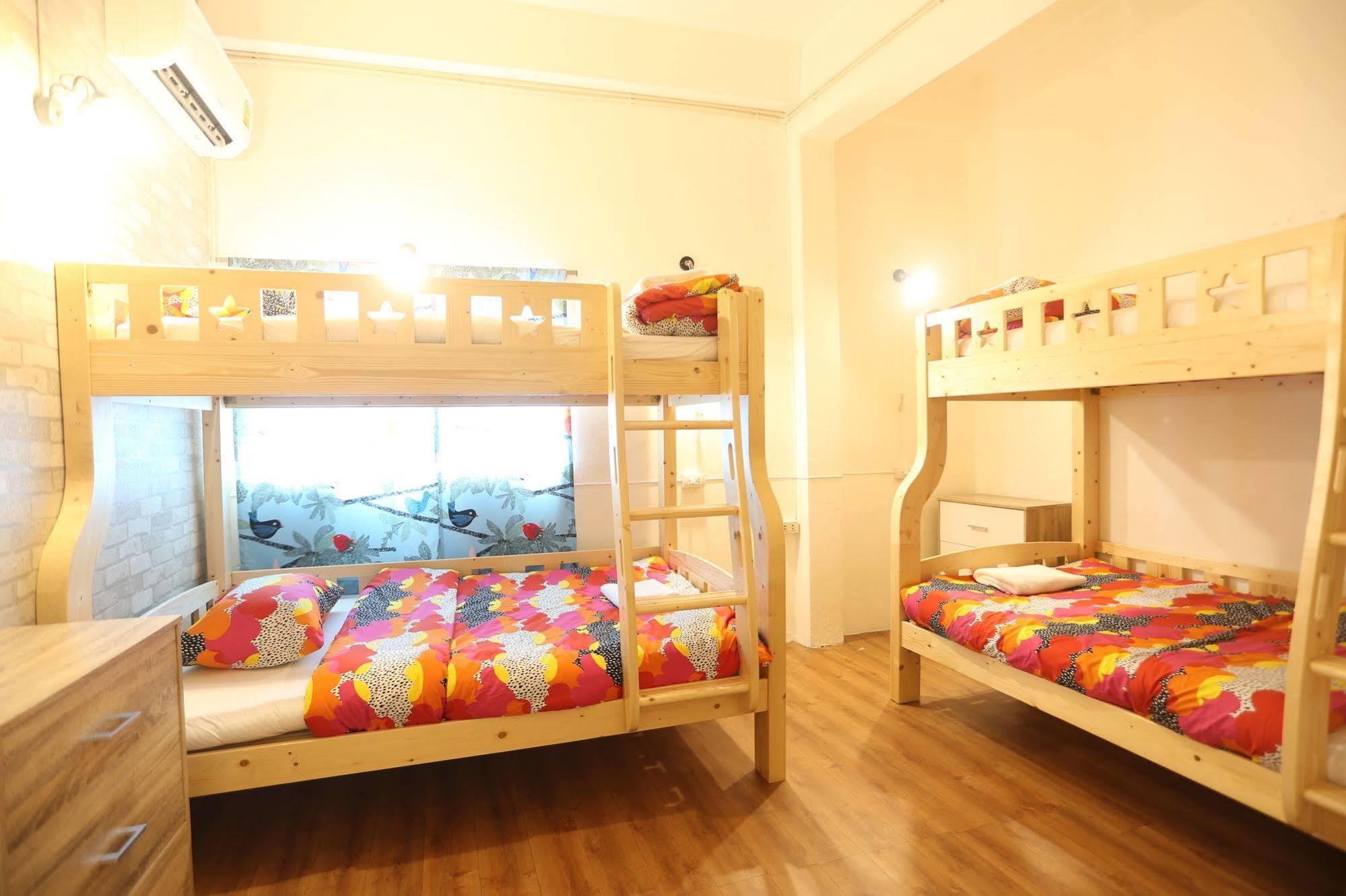 בנגקוק Blue Jasmine Hostel מראה חיצוני תמונה